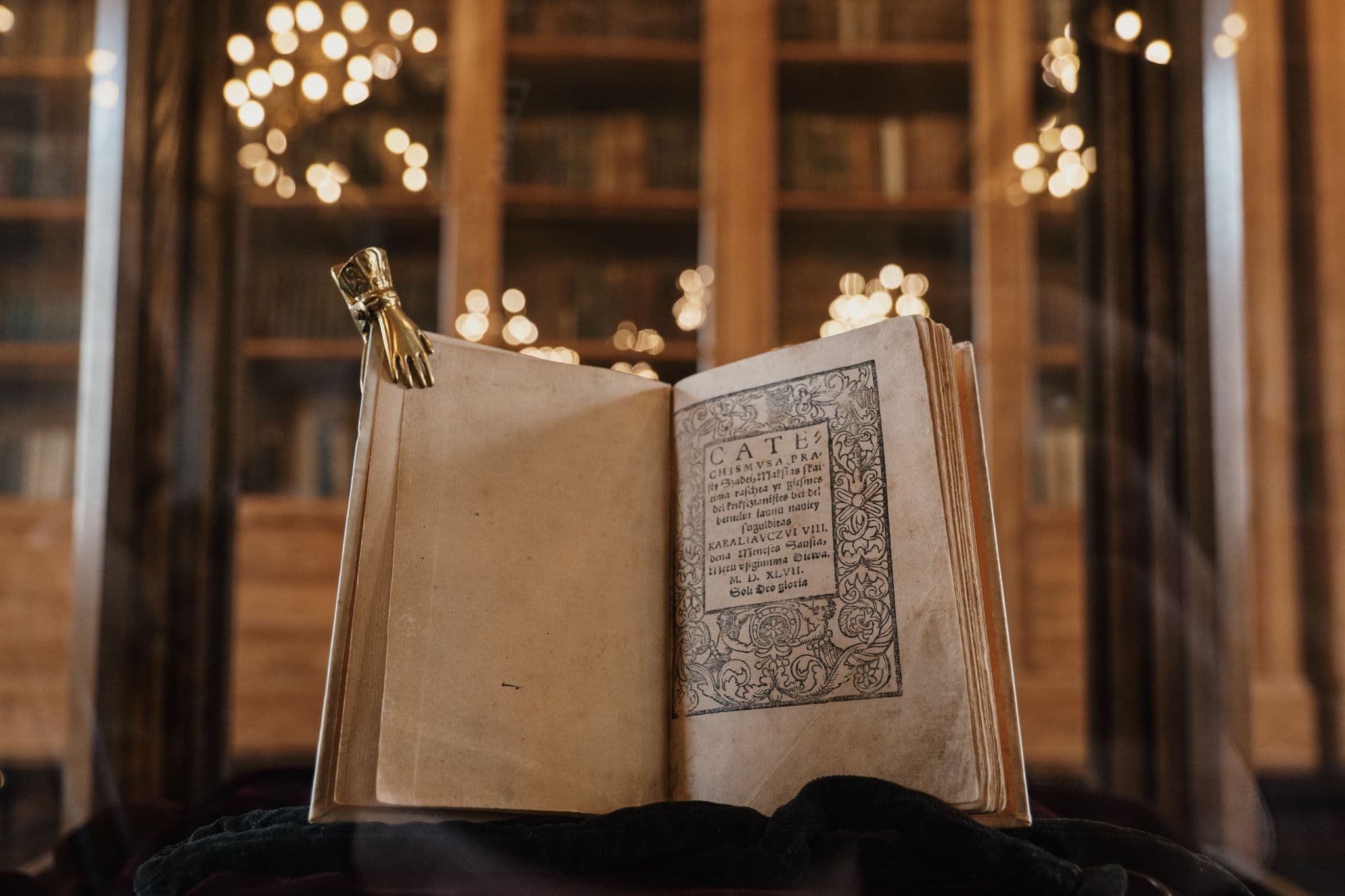 Katekizmas VU bibliotekoje